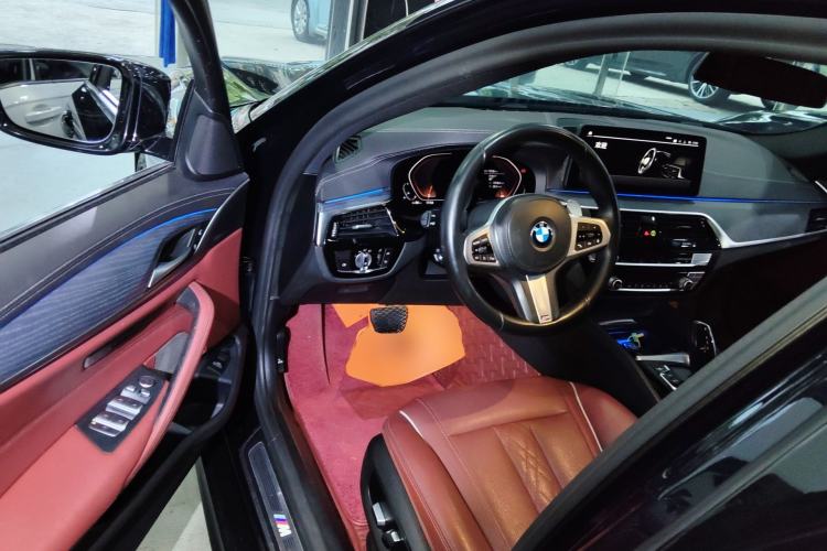 Used BMW 5 Series 2021 Facelifted 530Li Leading Edition M Sport Package Driver Seat