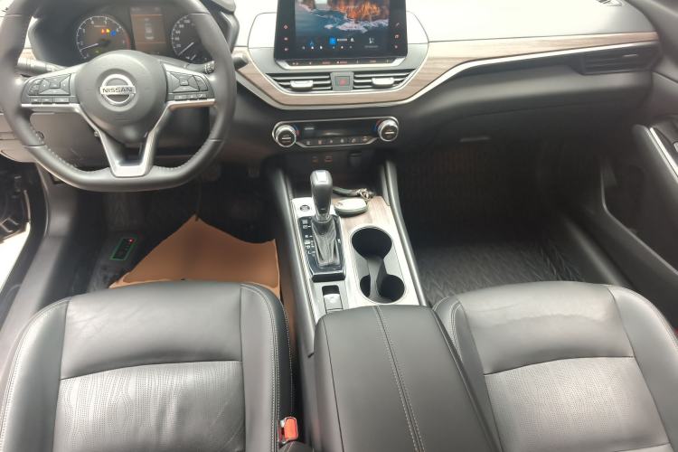 Used Nissan Teana 2021 2.0L XL Comfort Edition Center Console