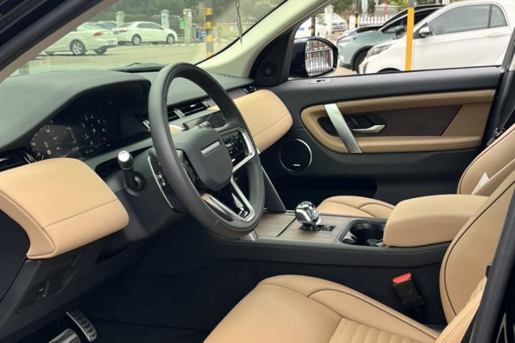 Used Land Rover Discovery Sport 2025 249 PS Performance Tech Edition
