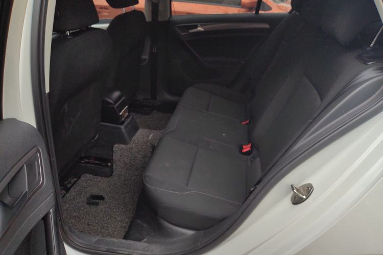 Used Volkswagen Golf 2016 1.6L Automatic Fashion Model