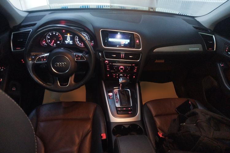 Used Audi Q5 2017 Plus 40 TFSI Ambition Model
