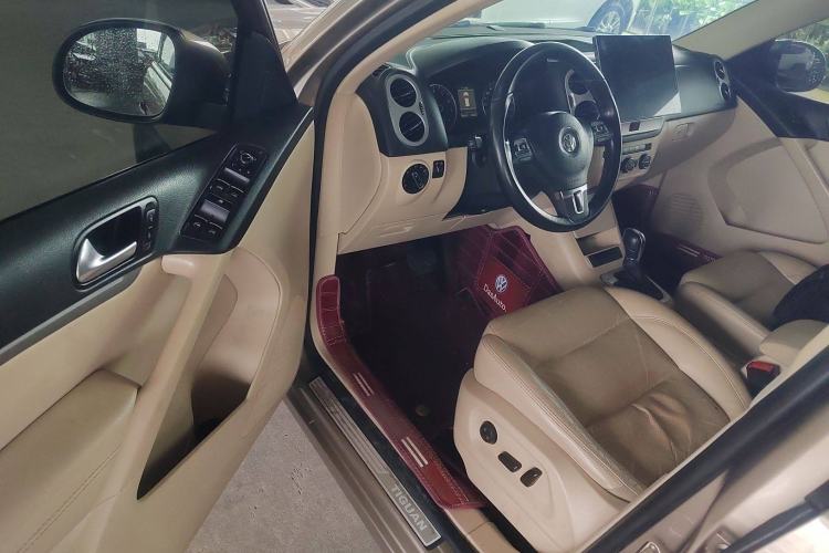 Used Volkswagen Tiguan 2013 1.8 TSI Automatic All-Wheel Drive Luxury Model Driver Seat