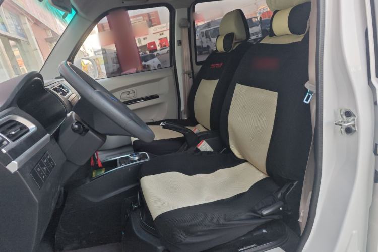 Used SRM Haoyun 2025 Launch Edition Farady 42.3 kWh 305 km 6 seats
