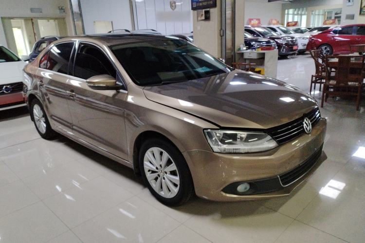Used Volkswagen Sagitar 2014 Revised Version 1.6L Automatic Leading Edition Front Right 45 Deg