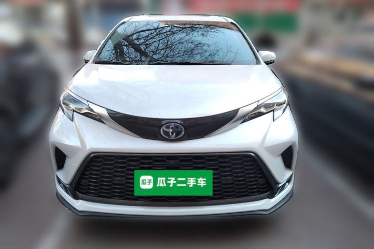 Used Toyota Granvia 2023 2.5L Hybrid Luxury Edition
