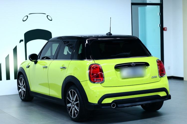 Used MINI MINI 2023 Updated 1.5T COOPER Artist Five-Door Edition