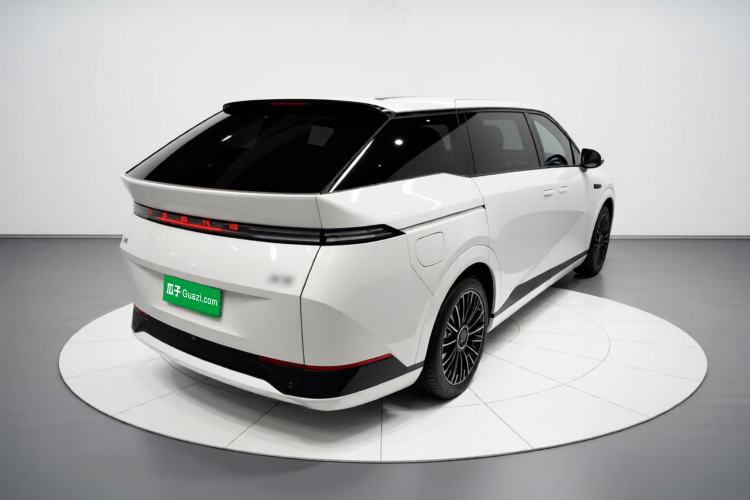 Used XPeng X9 2025 740 Ultra-Long Range Max Rear Right 45 Deg