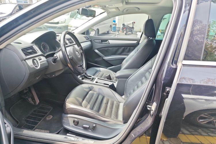 Used Volkswagen Passat 2014 1.8TSI DSG Prestige Navigation Edition
