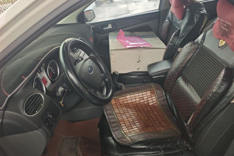 Used Ford Focus 2013 Hatchback Classic 1.8L Manual Base Model Left Front Seat