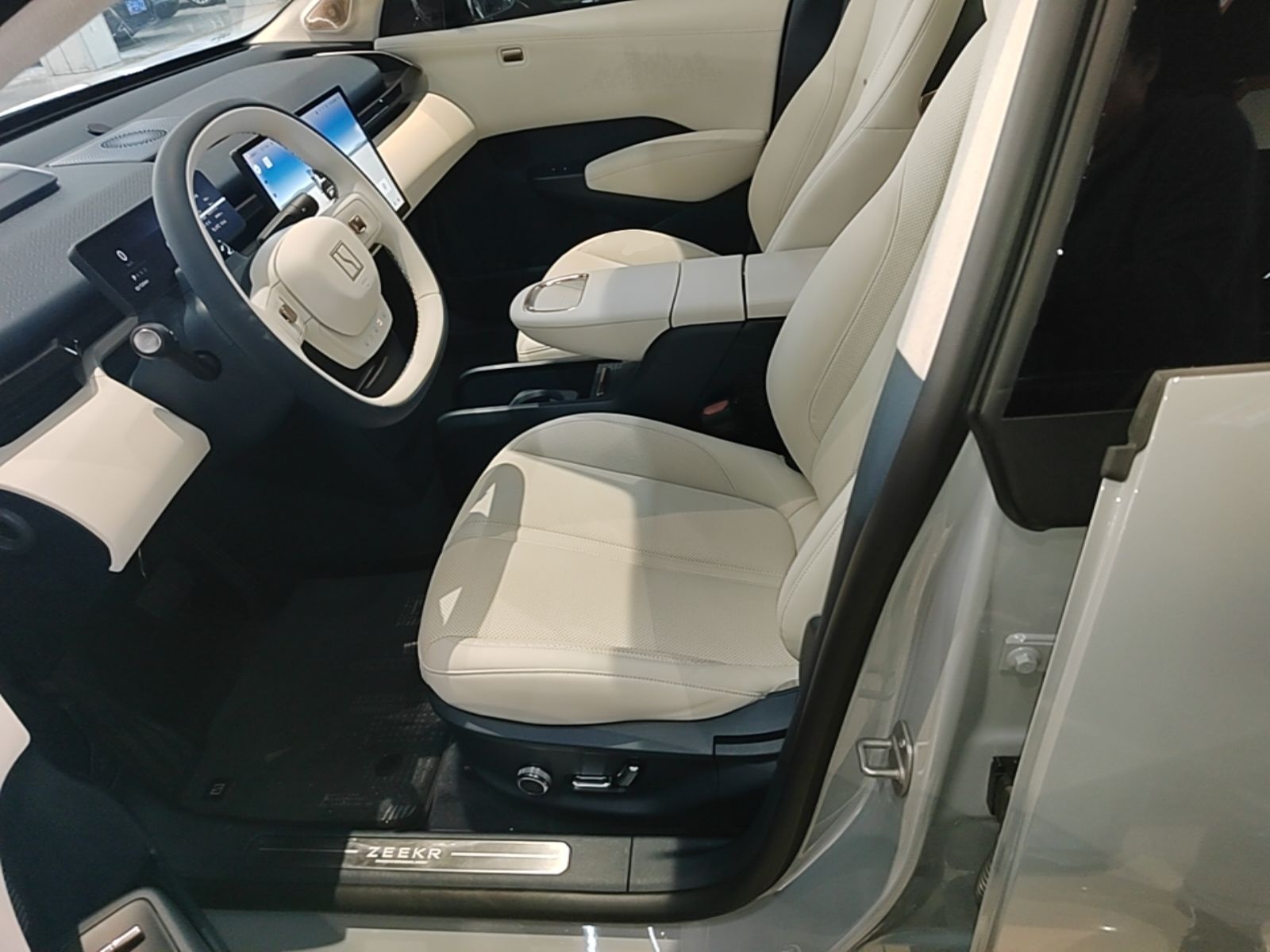Zeekr X 2025 5-Seater Rear-Drive Version — снимка 19