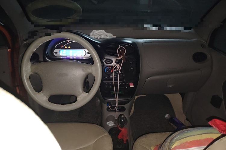 Used Chery QQ3 2012 Fashion Edition 1.0L Manual Champion Version
