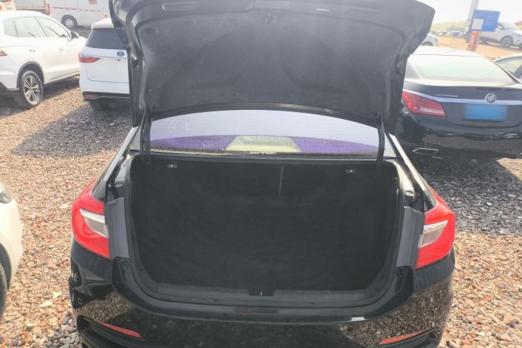 Used Honda Crider 2015 1.8L automatic luxury edition Trunk