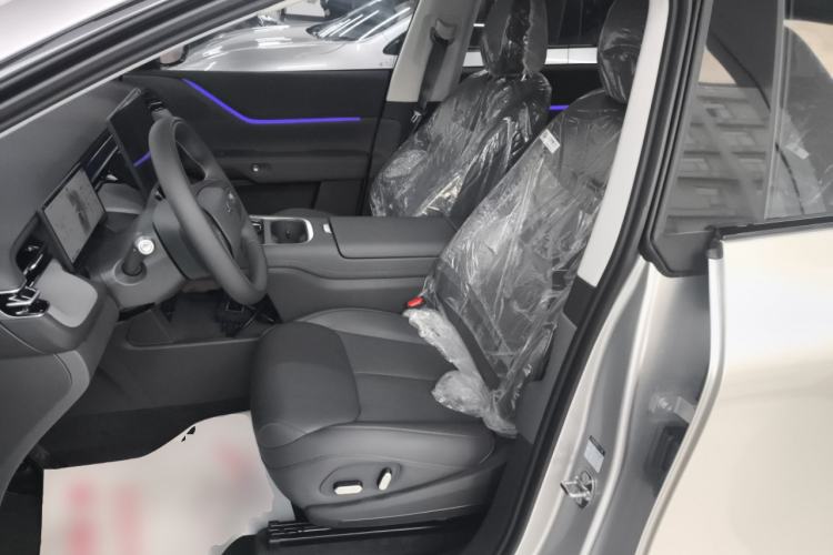 Used XPeng G6 2025 625 Long-Range Max Tech Edition Left Front Seat