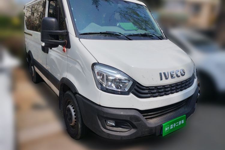 Used Iveco Eurocargo 2021 2.0T Manual Super-Rui Short Wheelbase Low-Roof Side-Hinged Door F1A
