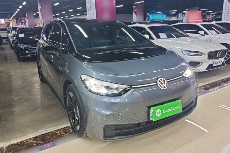 Used Volkswagen ID.3 2025 Revised Version Smart Edition Outstanding Grade Front Right 45 Deg