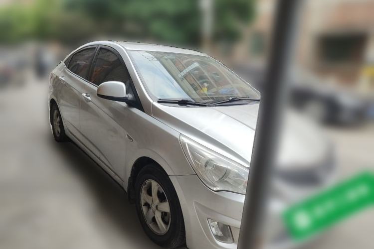 Used Hyundai Verna (older generation) 2010 Sedan 1.4L Automatic Fashionable GT Model Front Right 45 Deg