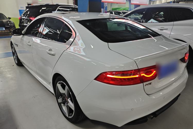 Used Jaguar XE 2015 2.0T 240 PS R-Sport
