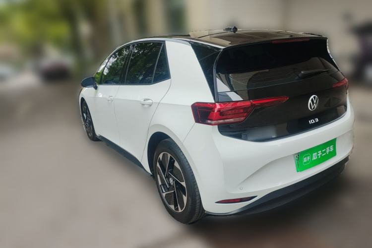 Used Volkswagen ID.3 2024 Outstanding Edition Rear Left 45 Deg
