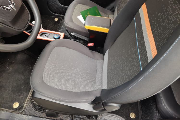 Used Wuling Hongguang MINIEV 2022 Macaron Fashion Model Lithium Iron Phosphate Driver Seat