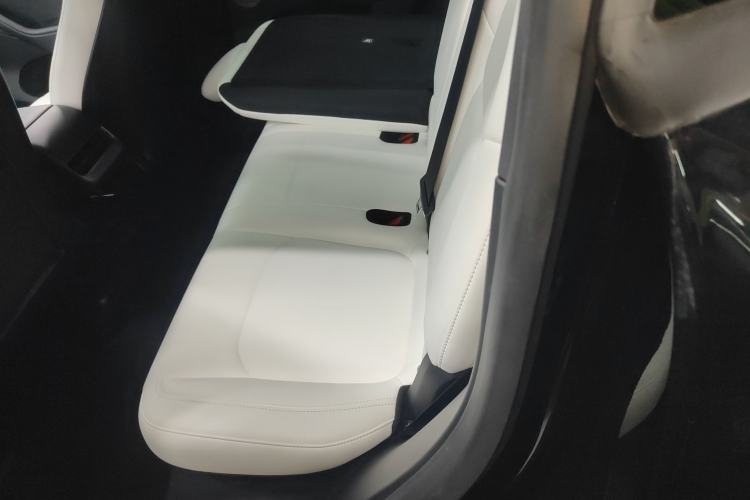 Used Tesla Model Y 2022 Long-Range All-Wheel-Drive Version
