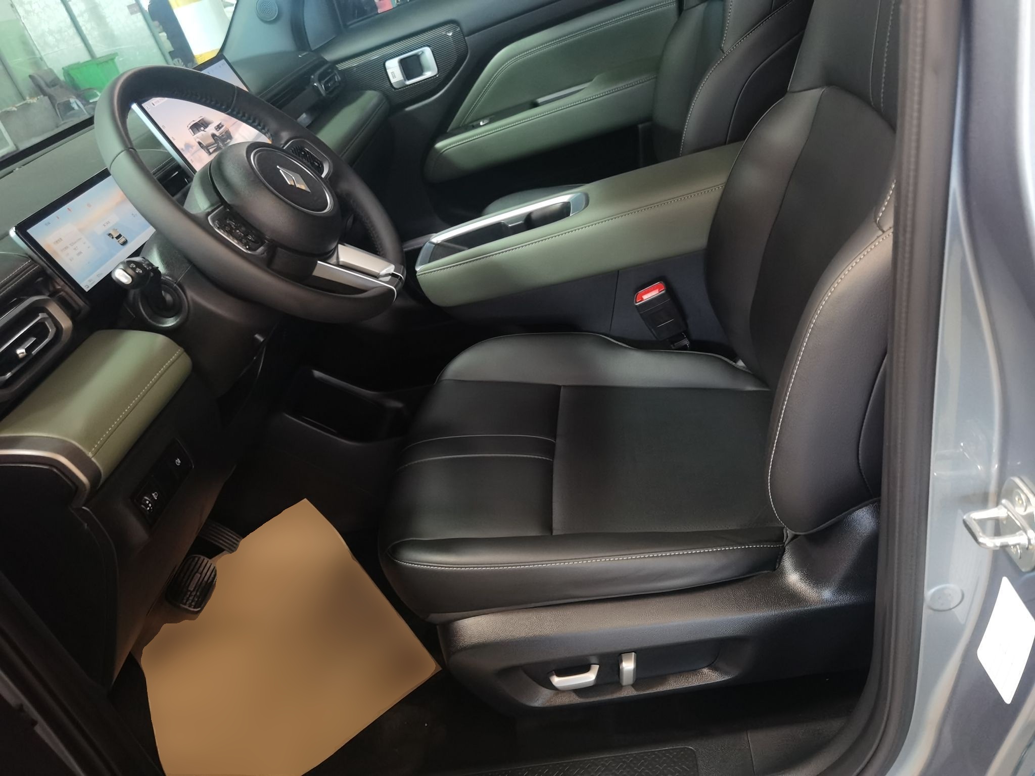 Переднее сиденье в автомобиле