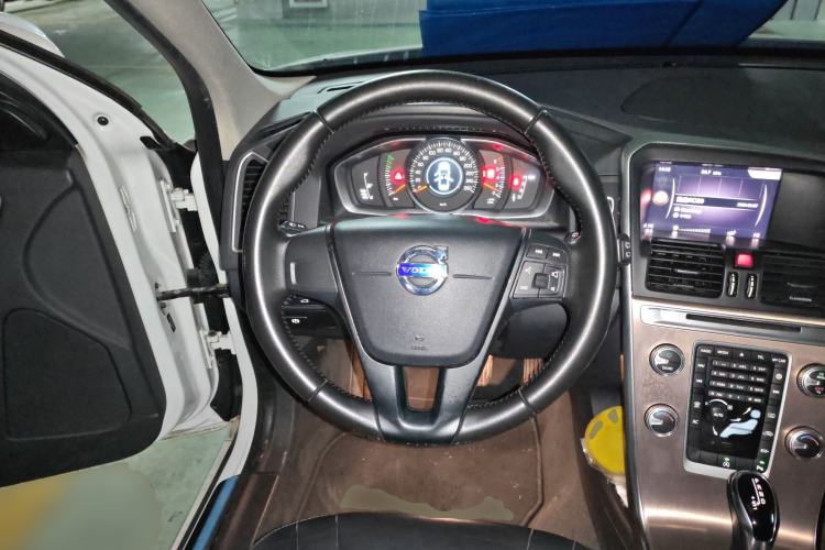 Used Volvo XC60 2017 T5 Smart Upgrade Edition