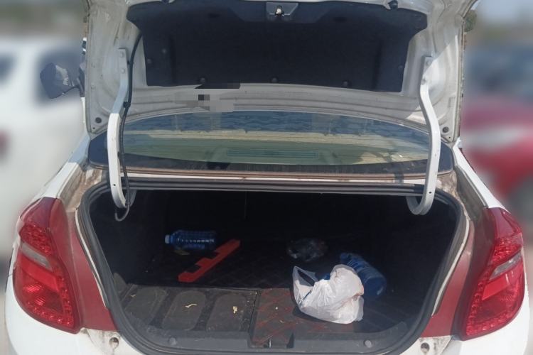 Used Chery E3 2013 1.5L Manual Fashion Model Trunk