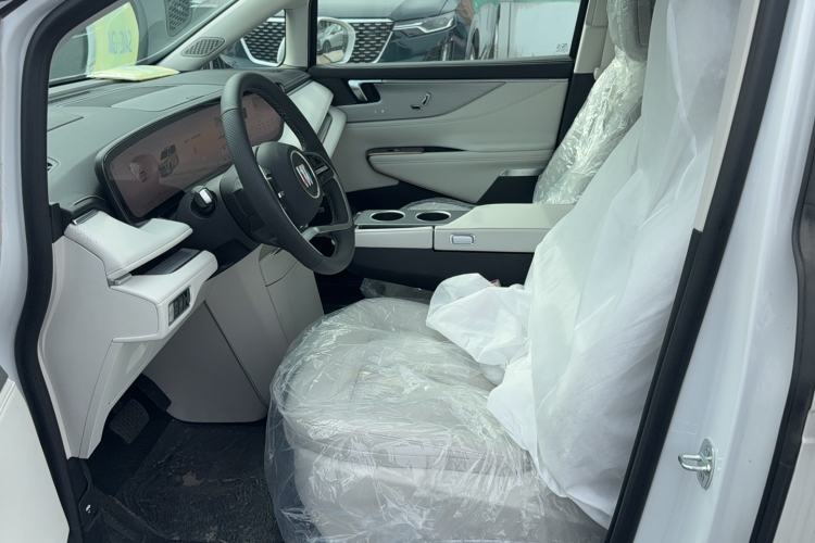 Used Buick GL8 2025 Lu Zun Deluxe Edition Interior 1