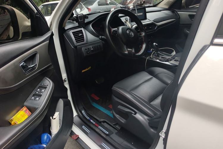 Used Dongfeng Fengon S560 2018 1.8L CVT Elite Model 7 Seats
