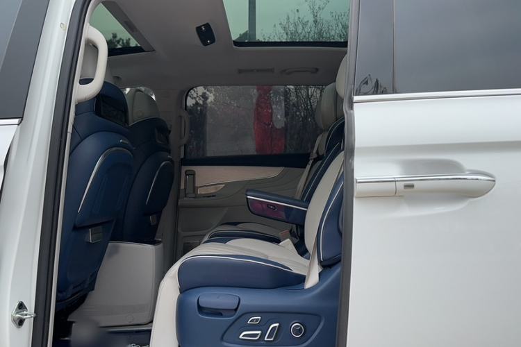 Used Roewe iMAX8 2021 400TGI Supreme Series Ultimate Edition
