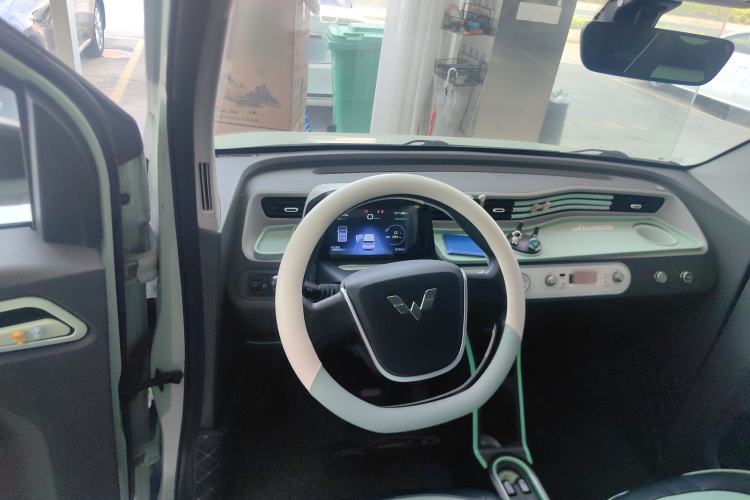 Used Wuling Hongguang MINIEV 2020 Enjoyment Model Lithium Iron Phosphate Center Console