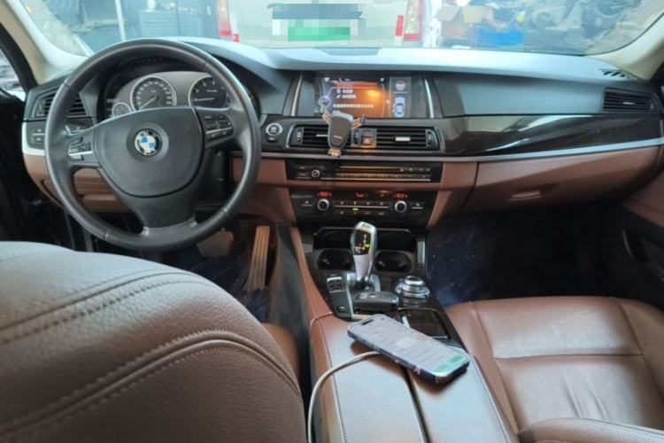 Used BMW 5 Series 2014 525Li Leading Model
