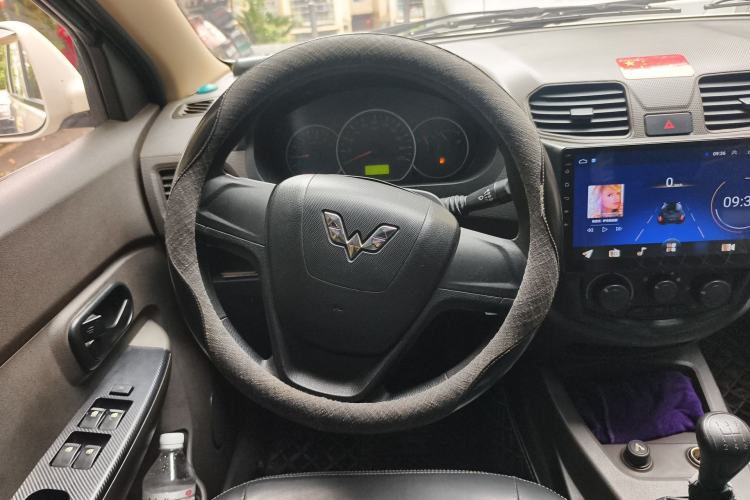 Used Wuling Hongguang 2020 1.2L S Base Model China VI LSI Steering Wheel