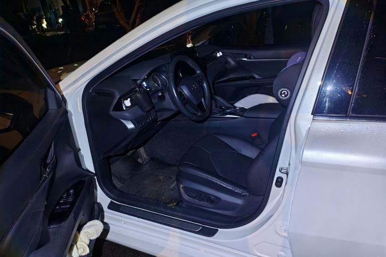 Used Toyota Camry 2021 2.0G Luxury Edition Driver Seat