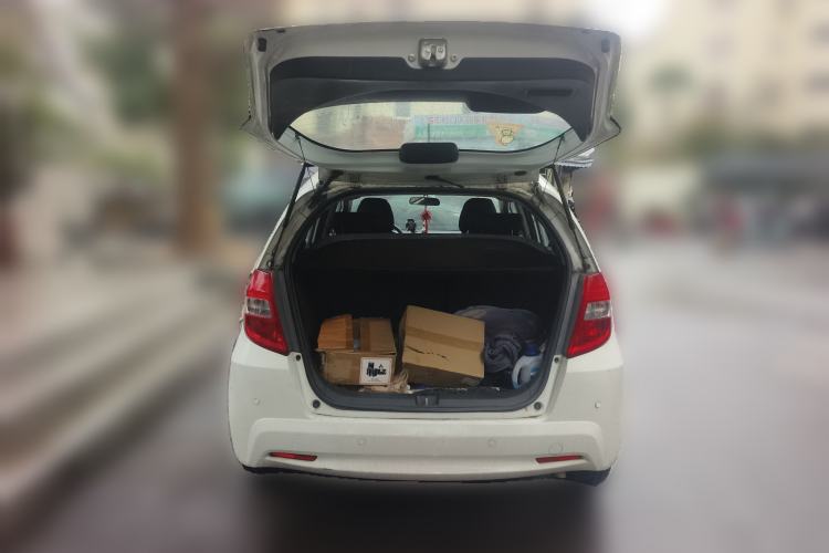 Used Honda Fit 2011 1.5L manual luxury version
