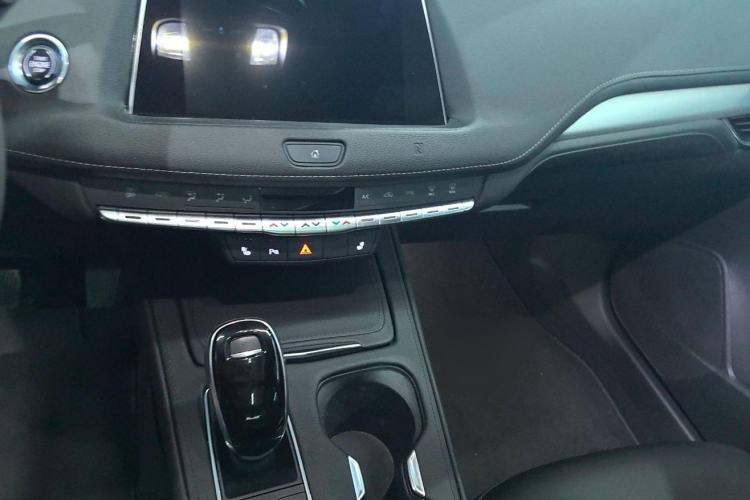 Used Cadillac XT4 2021 28T Two-Wheel Drive Leading Version
