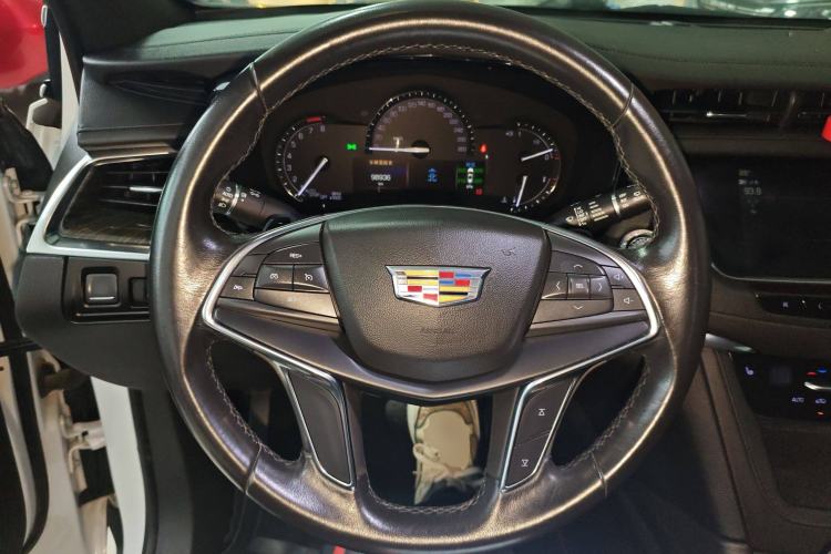 Used Cadillac XT5 2018 28E Four-Wheel Drive Tech Version