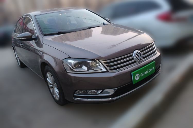 Used Volkswagen Magotan 2015 Revised Version 2.0 TSI Luxury Edition Front Right 45 Deg