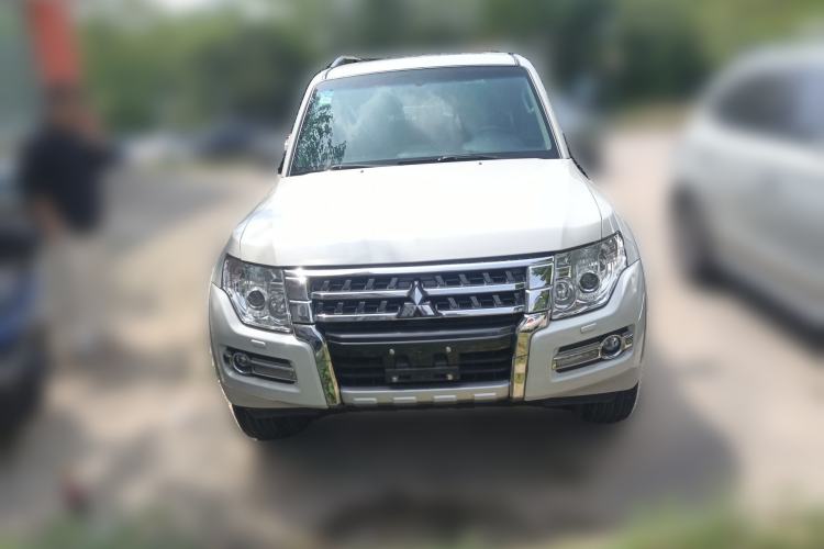 Used Mitsubishi Pajero 2016 3.0L Automatic Luxury Edition China IV