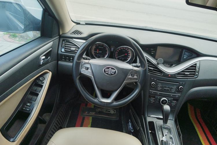 Used Bestune B70 2014 2.0L automatic luxury version Steering Wheel