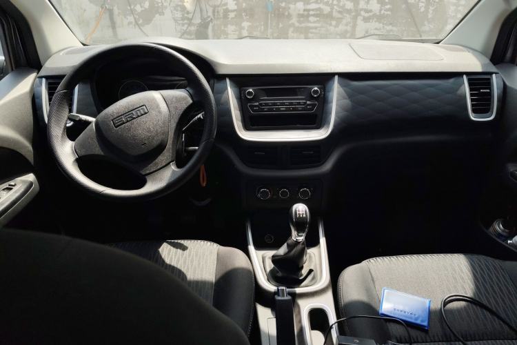 Used Jinbei Gold Hiace M Classic 2024 1.5L Engineering Lion Passenger Vehicle 6 Seats Center Console