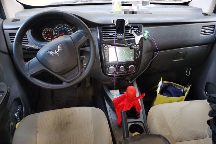 Used Wuling Rongguang V 2016 1.5L Standard Version