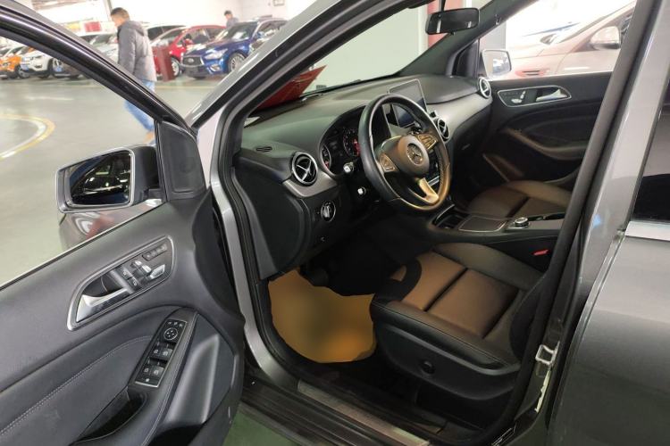 Used Mercedes-Benz B-Class 2017 B 200 Fashion Model
