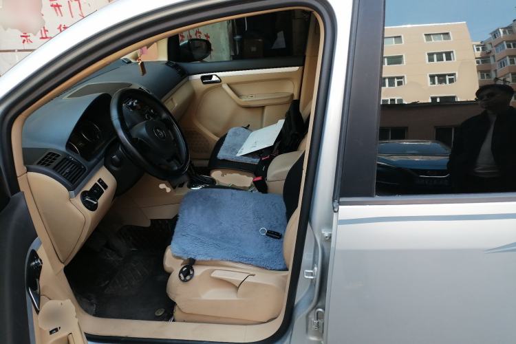 Used Volkswagen Touran 2011 1.4T DSG Zhiya Edition 5 Seats Left Front Seat