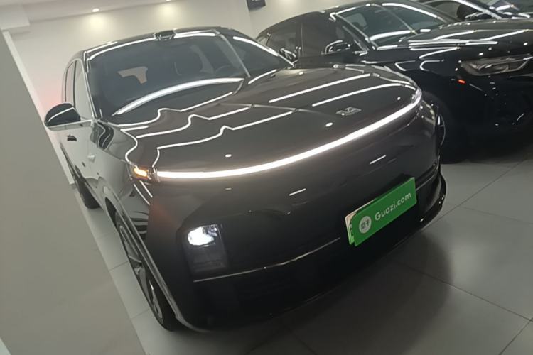 Used Li Auto L7 2025 Max Smart Refresh Edition Front Right 45 Deg