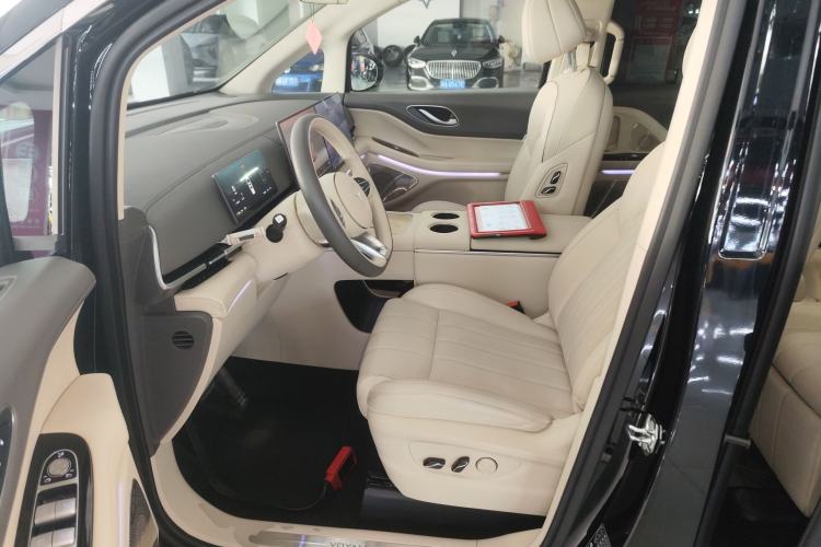 Used VOYAH Dream 2025 PHEV Four-Wheel-Drive Flagship Kunpeng Edition
