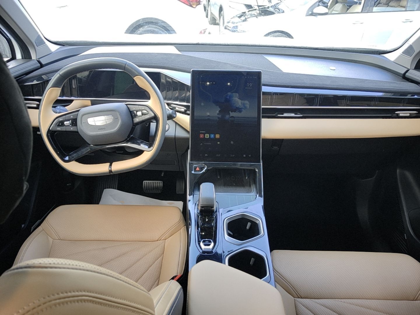 Geely Auto FX11 2023 2.0TD DCT Prestige Edition — снимка 12