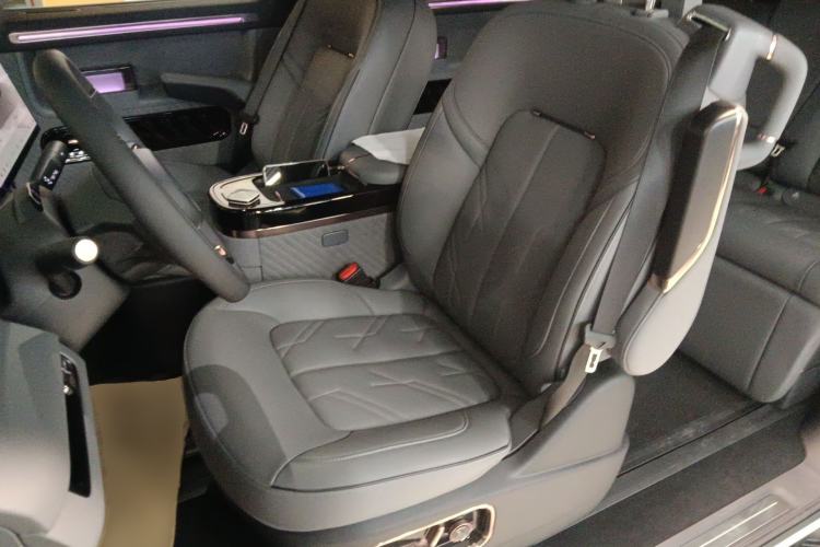 Used Zeekr MIX 2025 Intelligent Driving Version
