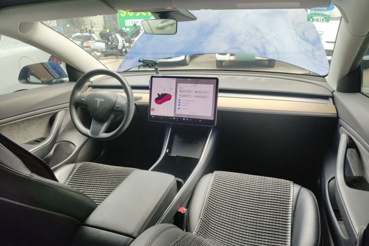 Used Tesla Model 3 2019 Long-Range Rear-Wheel-Drive Version
