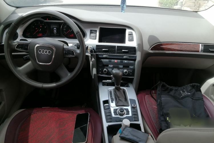 Used Audi A6L 2011 2.0 TFSI Automatic Standard Edition Center Console